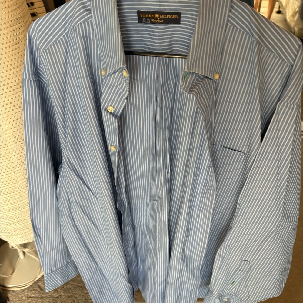 Tommy Hilfiger Gold Crest Dillards Exclusive Mens Size 17 Neck (35) 100% Cotton